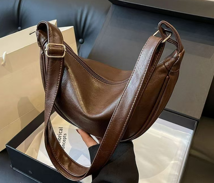 Shoulder Dumpling Bun