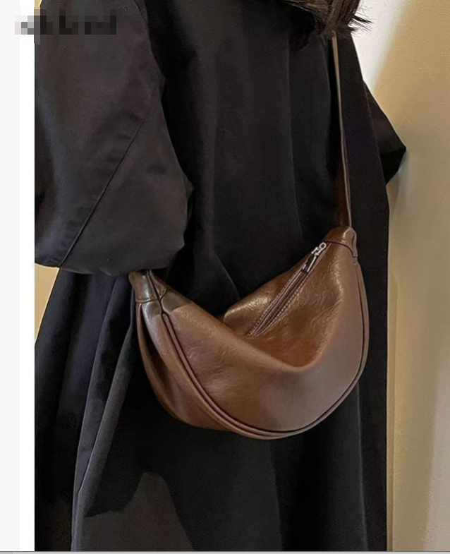 Shoulder Dumpling Bun